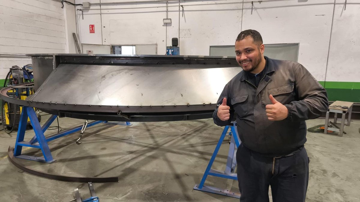 Fabricación de silo metálico en el taller de Ingescam en Zaragoza