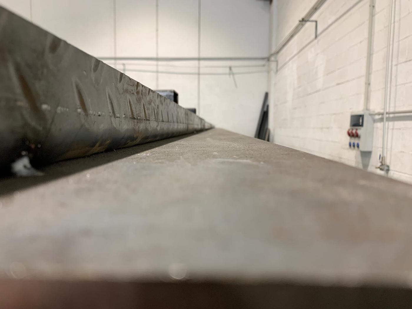 Fabricación de cercha metálica en el taller de Ingescam en Zaragoza